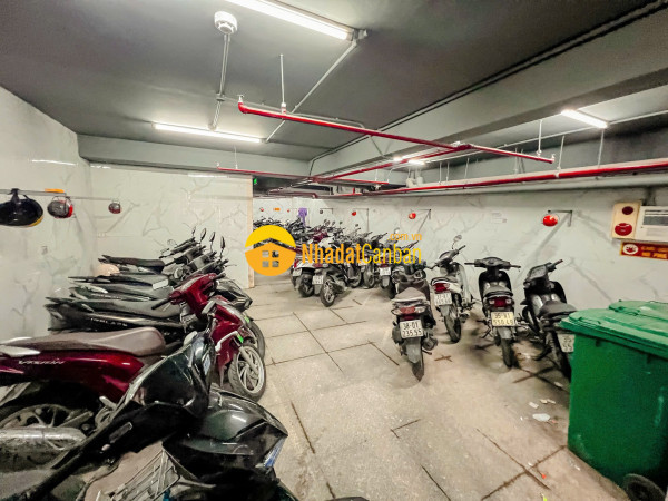 Bán 150m 10 tầng 6.6m.mặt tiền. mễ trì nam từ liêm. doan thu 180trtháng.