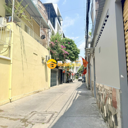 Nhà côchú bs bệnh viên thống nhất dồi dào lộc sức khoẻ 80m2 x 3 tầng, xe hơi ngủ nhà.