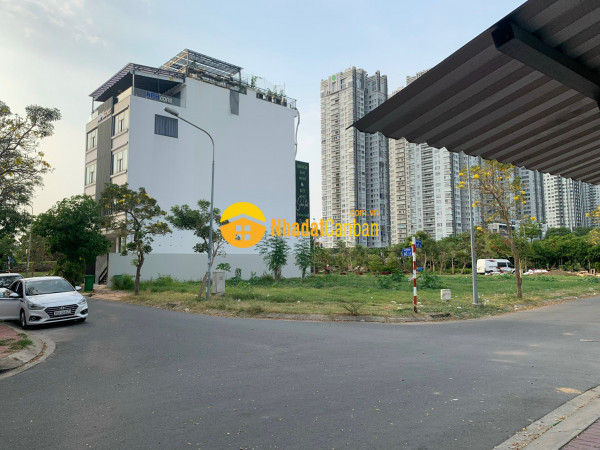 Đất góc 5 và 8 khu nam long trần trọng cung phường tân thuận đông q7. dt 12x24m