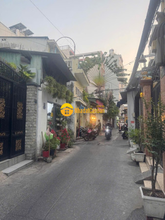 Nhà quận 10 trệt, 2 lầu giá 9.8tỷ.