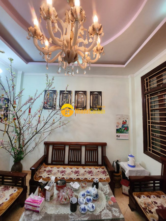 Bán nhà đẹp ở ngay phố nguyễn khánh toàn, 50m2 x 6t, giá 11,5 tỷ. lh 034.915.7982.